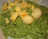 Foto del paso 4 de la receta: Huevos rellenos con aguacate (palta)