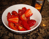 Foto del paso 1 de la receta: Fresas balsámicas con mascarpone