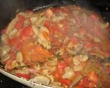 Foto del paso 2 de la receta: Pollo enharinado con tomate