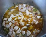 Foto del paso 4 de la receta: Cazuela de pollo, paleta y hongos secos
