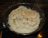 Foto del paso 3 de la receta: Merluza en salsa roquefort