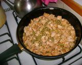 Foto del paso 4 de la receta: Pollo al ajillo con arroz al perejil