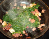 Foto del paso 3 de la receta: Espinacas, con jamón y langostinos