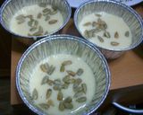 Foto del paso 2 de la receta: Madalenas de frutas y pipas