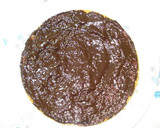 Foto del paso 6 de la receta: Torta de bizcochuelo con crema inglesa, chocolate y melocotones