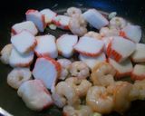 Foto del paso 3 de la receta: Lasaña de arroz y marisco