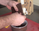 Foto del paso 1 de la receta: Semi-esfera de chocolate rellena de helado