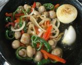 Foto del paso 6 de la receta: Hamburguesa con sofrito de verduras y champiñones