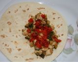 Foto del paso 1 de la receta: Tortillas mexicanas con pollo y calabacín