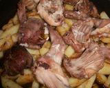 Foto del paso 4 de la receta: Conejo frito con patatas al ajo cabañil