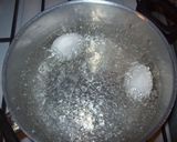 Foto del paso 1 de la receta: Huevos mollet con papas picantes