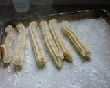 Foto del paso 3 de la receta: Churros caseros crocantes