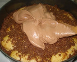 Foto del paso 3 de la receta: Tarta de bizcochos, nueces y mousse de chocolate