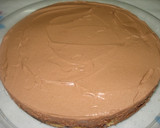 Foto del paso 4 de la receta: Tarta de bizcochos, nueces y mousse de chocolate
