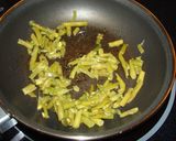 Foto del paso 1 de la receta: Tortilla de espinacas, judías verdes con sobresada
