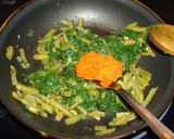 Foto del paso 3 de la receta: Tortilla de espinacas, judías verdes con sobresada