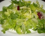 Foto del paso 1 de la receta: Ensalada con rollitos de espárragos y jamón