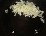Foto del paso 1 de la receta: Arroz a la cubana con huevo frito y plátano