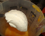 Foto del paso 2 de la receta: Crema de calabaza con mousse de queso a las finas hierbas