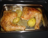 Foto del paso 3 de la receta: Pollo al horno con langostinos al cava