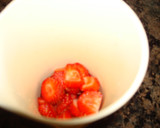 Foto del paso 1 de la receta: Batido de fresas y naranja (Carme)