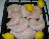 Foto del paso 1 de la receta: Muslos de pollo al limón con bacon ahumado y queso crema