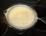 Foto del paso 3 de la receta: Batido espumoso de platano, piña y limón