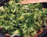 Foto del paso 5 de la receta: Brócoli salteado con ajos y jamón