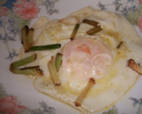 Foto del paso 3 de la receta: Huevos fritos con ajos tiernos