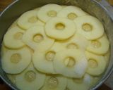 Foto del paso 2 de la receta: Bizcocho de manzanas amarillas
