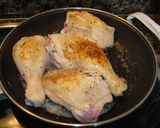 Foto del paso 1 de la receta: Muslos de pollo en pepitoria