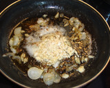Foto del paso 2 de la receta: Muslos de pollo en pepitoria