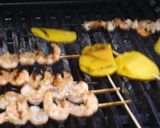 Foto del paso 3 de la receta: Brochetas de camarón y mango