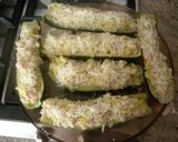 Foto del paso 5 de la receta: Calabacines rellenos de gambas, atún y queso fresco