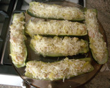 Foto del paso 5 de la receta: Calabacines rellenos de gambas, atún y queso fresco