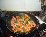 Foto del paso 4 de la receta: Gambas a la plancha con ajo y perejil