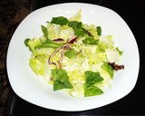 Foto del paso 1 de la receta: Ensalada de quesos con miel