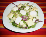 Foto del paso 3 de la receta: Ensalada de quesos con miel