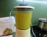 Foto del paso 1 de la receta: Entrante de crema de puerro con picatostes y vinagre de mango
