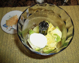 Foto del paso 1 de la receta: Crema fria de pepinos, aguacate y almendras