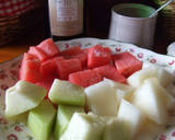 Foto del paso 2 de la receta: Brochetas de melones al oporto