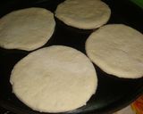 Foto del paso 5 de la receta: Pizzetas Caritas Divertidas
