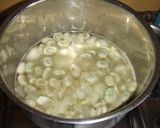 Foto del paso 2 de la receta: Sopa crema de habas y cebolla
