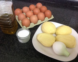 Foto del paso 1 de la receta: Tortilla de patatas con cebolla AMC