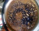 Foto del paso 3 de la receta Arroz negro con calamares y gambas
