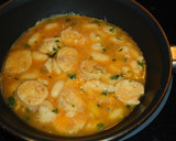 Foto del paso 3 de la receta: Tortilla de judias y butifarra blanca