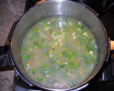 Foto del paso 3 de la receta: Sopa de mejillones con verdura