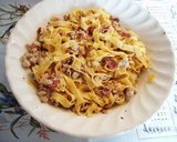 Foto del paso 5 de la receta: Fetuccini con jamón, carne y piñones