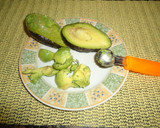 Foto del paso 1 de la receta: Aguacate con mascarpone y mermelada de frambuesa