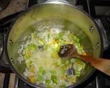 Foto del paso 1 de la receta Sopa de coliflor y calabaza
